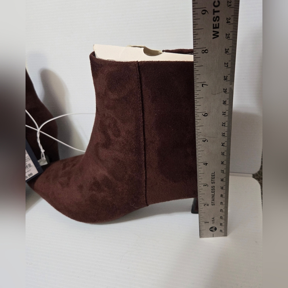 Brown Faux Suede Boots, Zips Up the Side, Universal Thread, Sz8.5, New With Tags - Picture 7 of 10